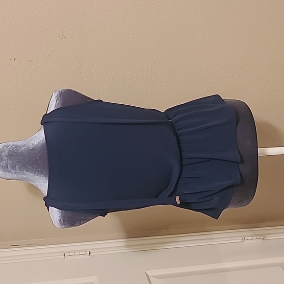 Michael Kors Sleeveless V Neck Top with Cinched Waistband - Picture 2 of 3